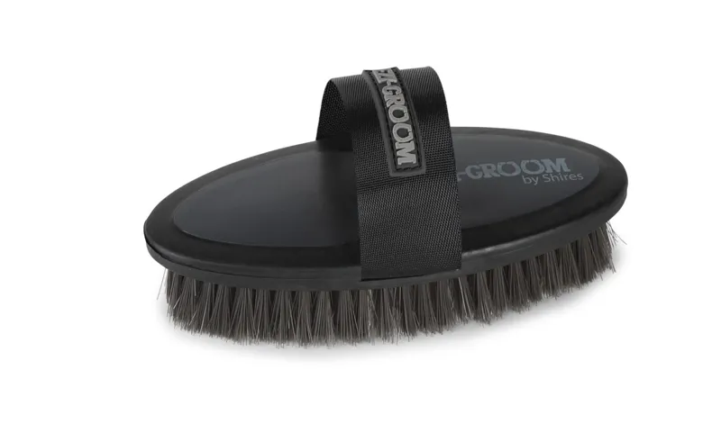EZI-GROOM Grip Body Brush in Black